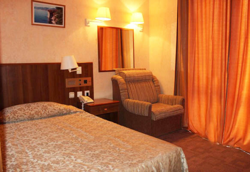 020